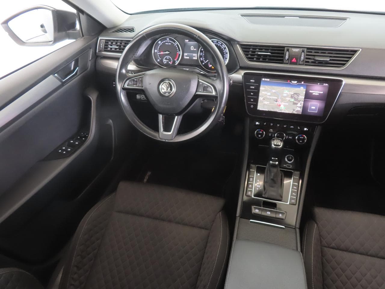 2018 Škoda SUPERB - 9