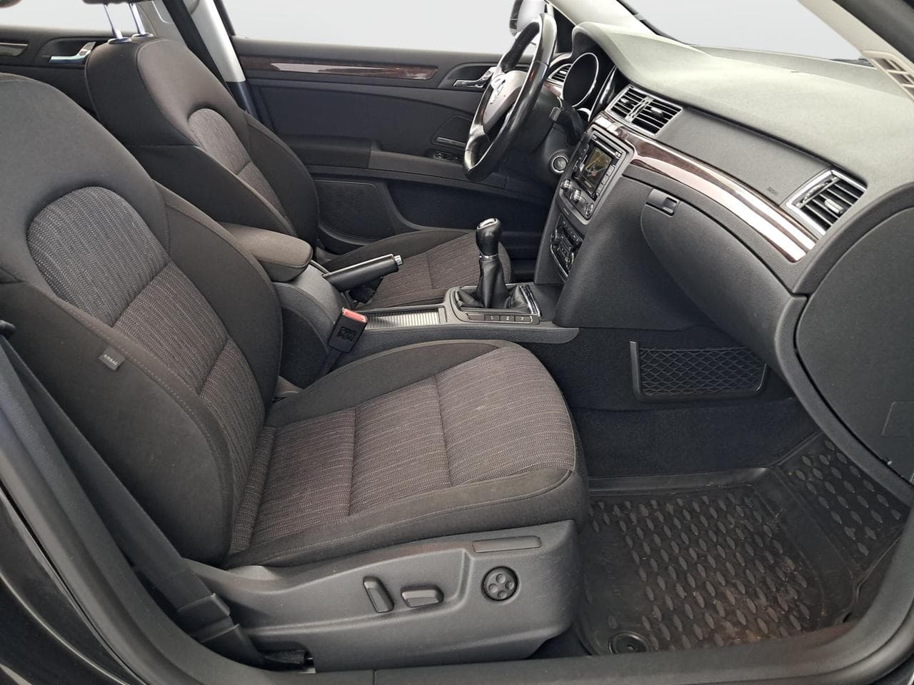 2013 Škoda SUPERB - 12