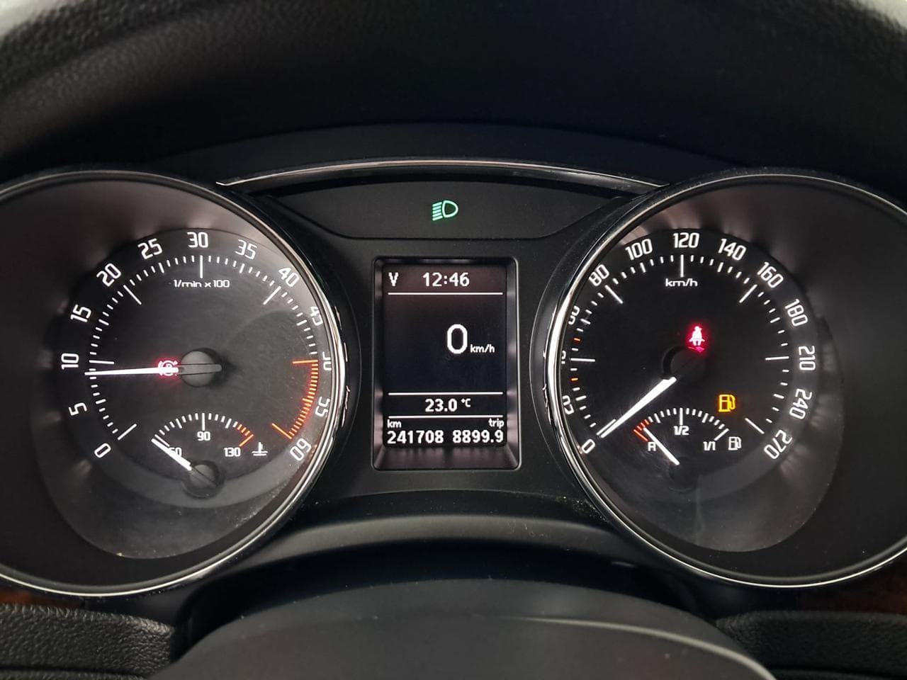 2013 Škoda SUPERB - 17