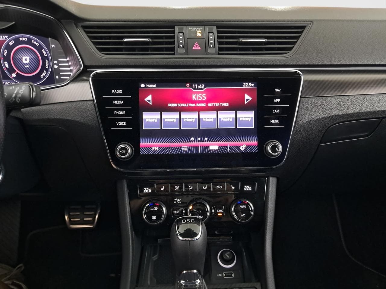 2020 Škoda SUPERB - 17