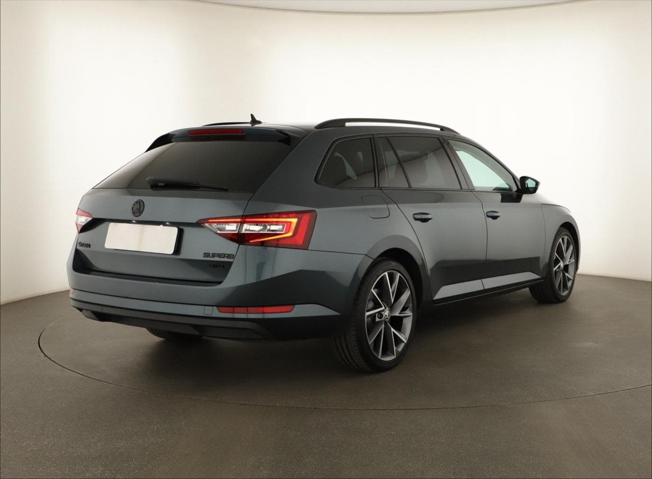 2019 Škoda SUPERB - 7