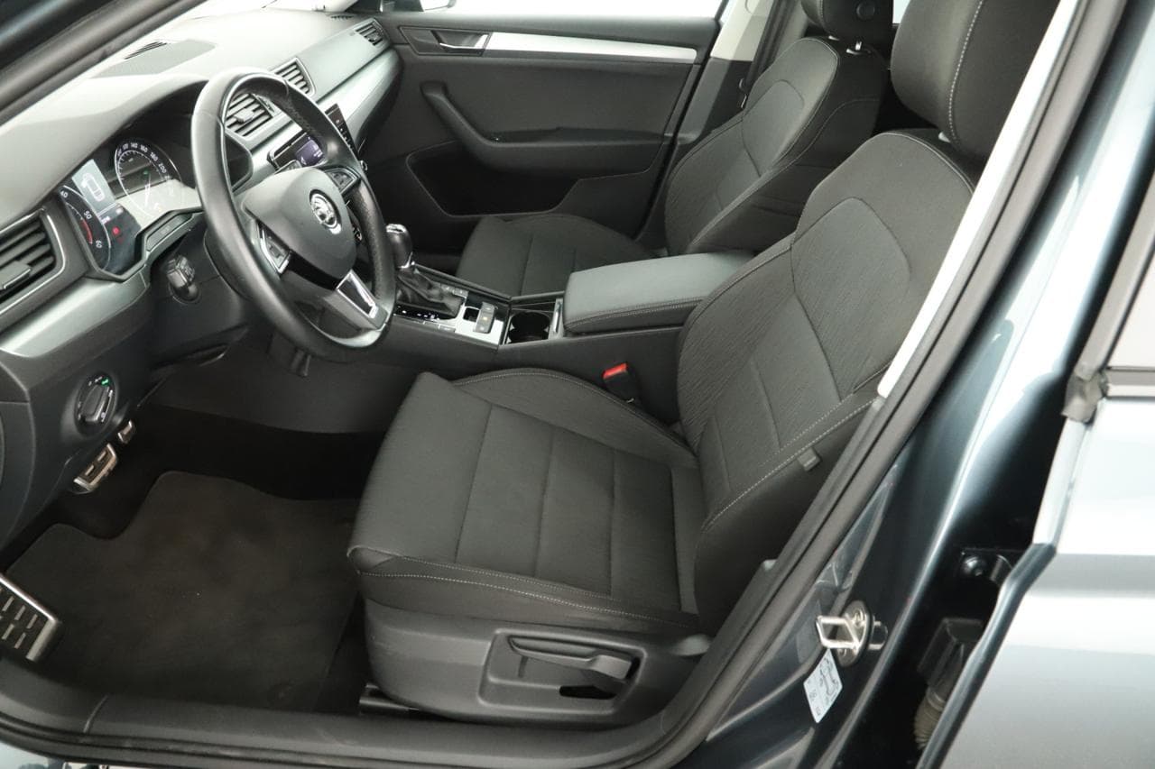 2019 Škoda SUPERB - 13