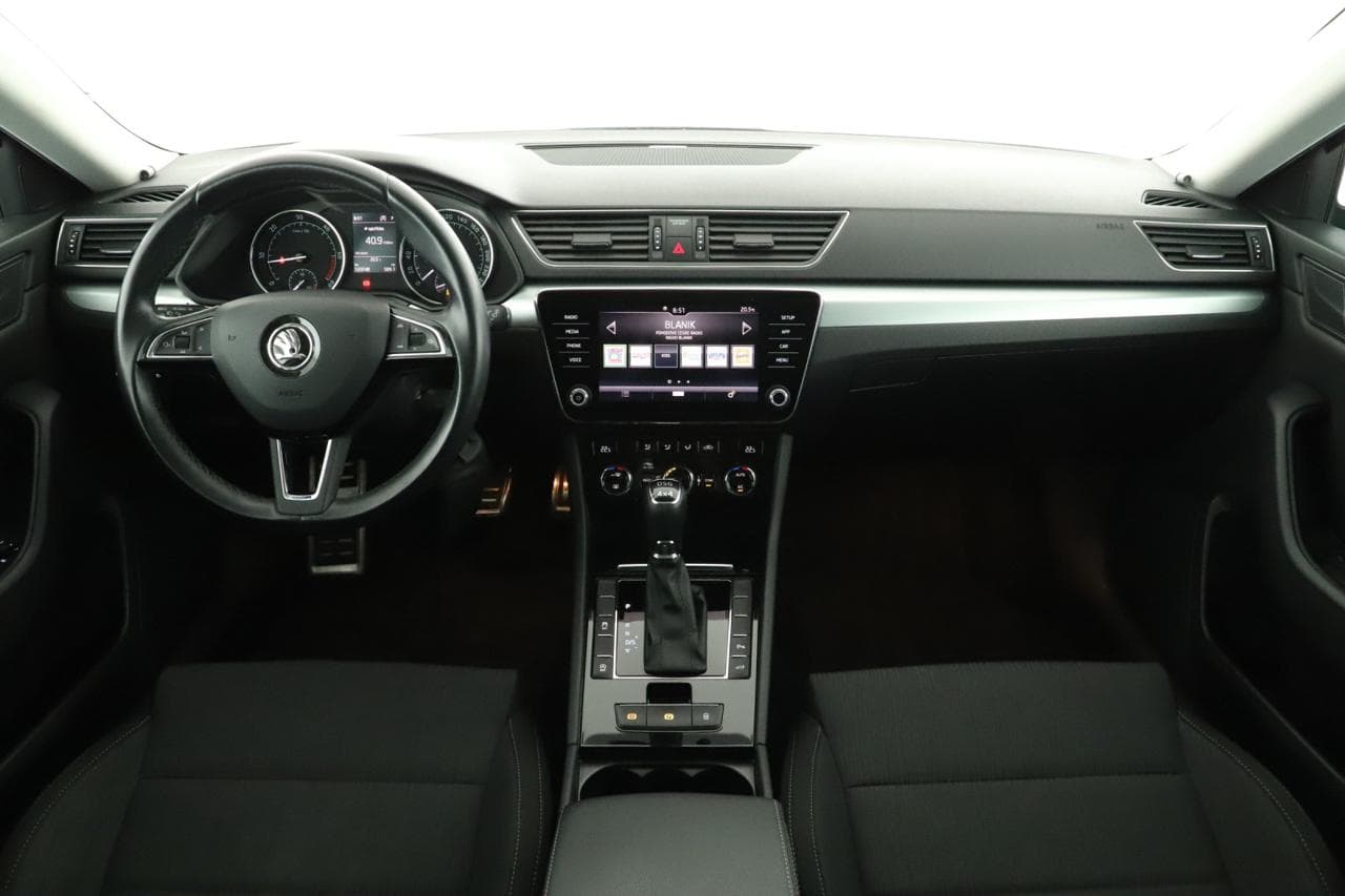 2019 Škoda SUPERB - 9