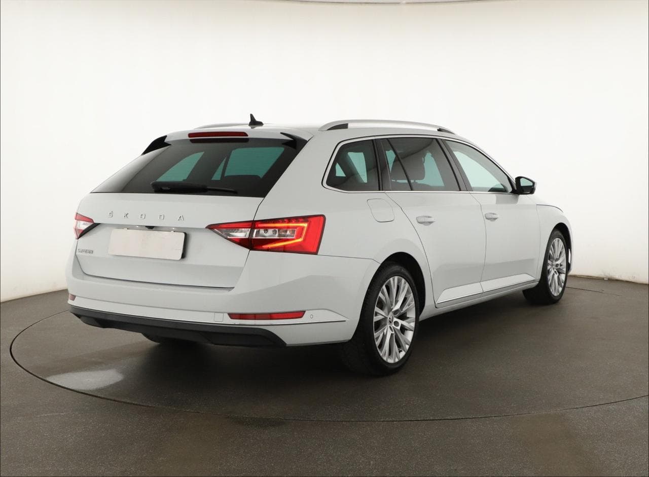 2023 Škoda SUPERB - 7