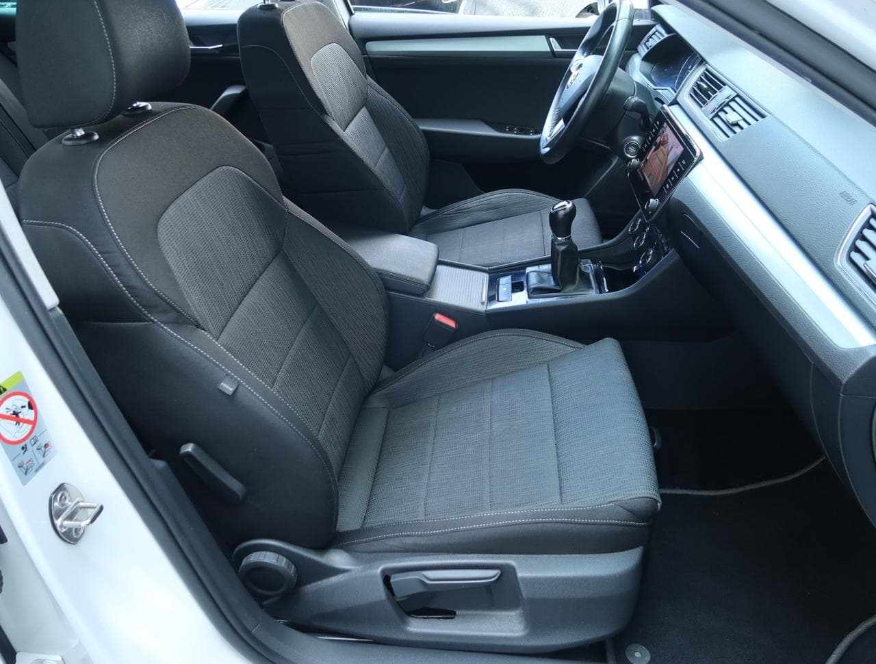 2018 Škoda SUPERB - 12