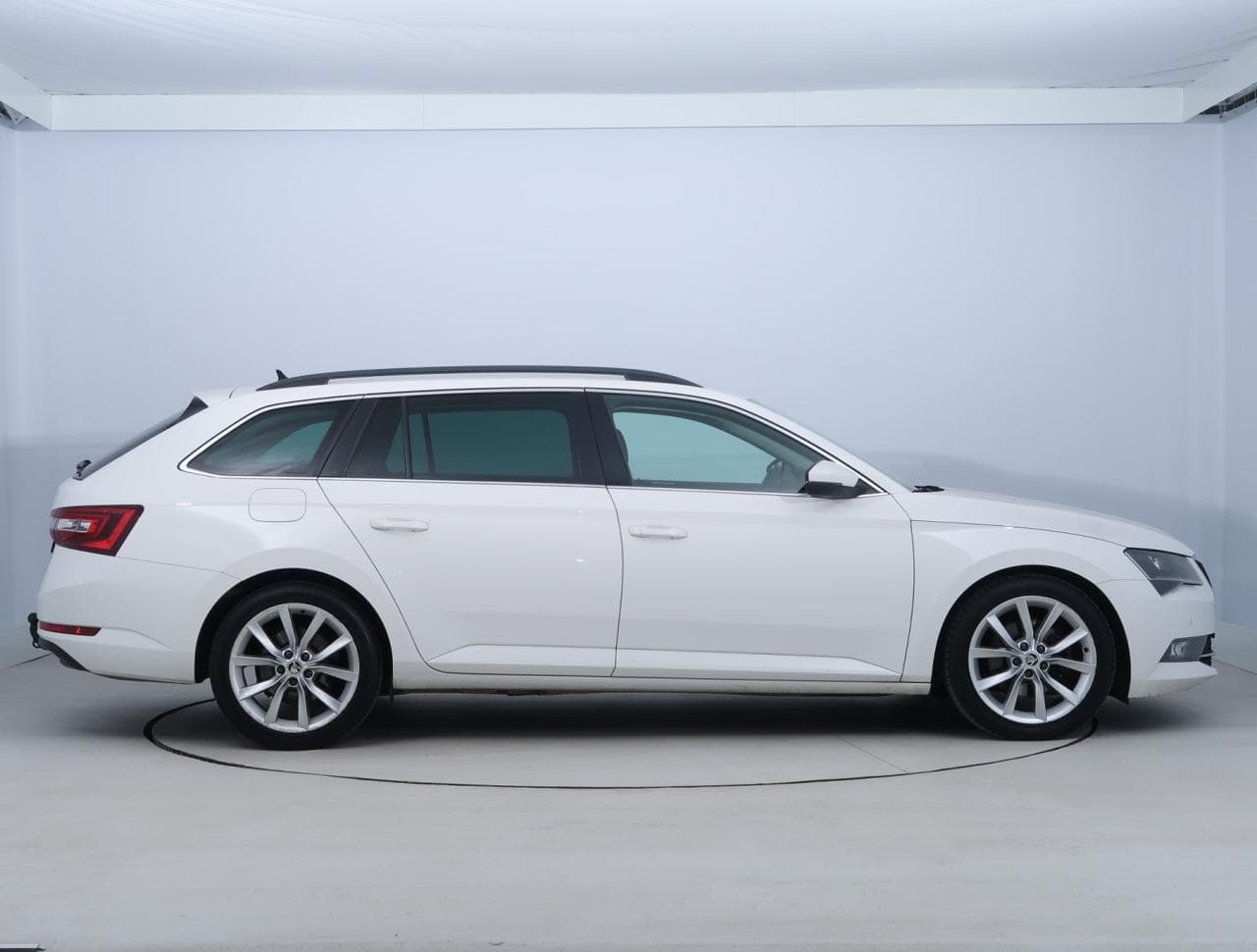 2018 Škoda SUPERB - 8