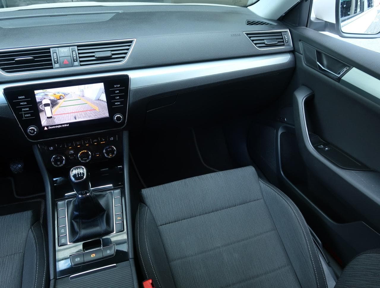 2018 Škoda SUPERB - 11