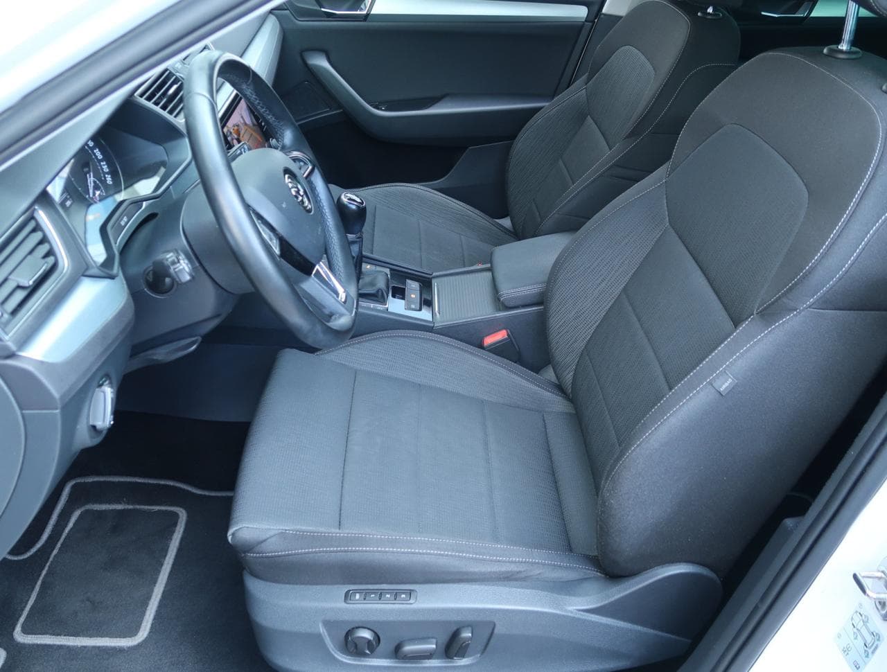 2018 Škoda SUPERB - 16