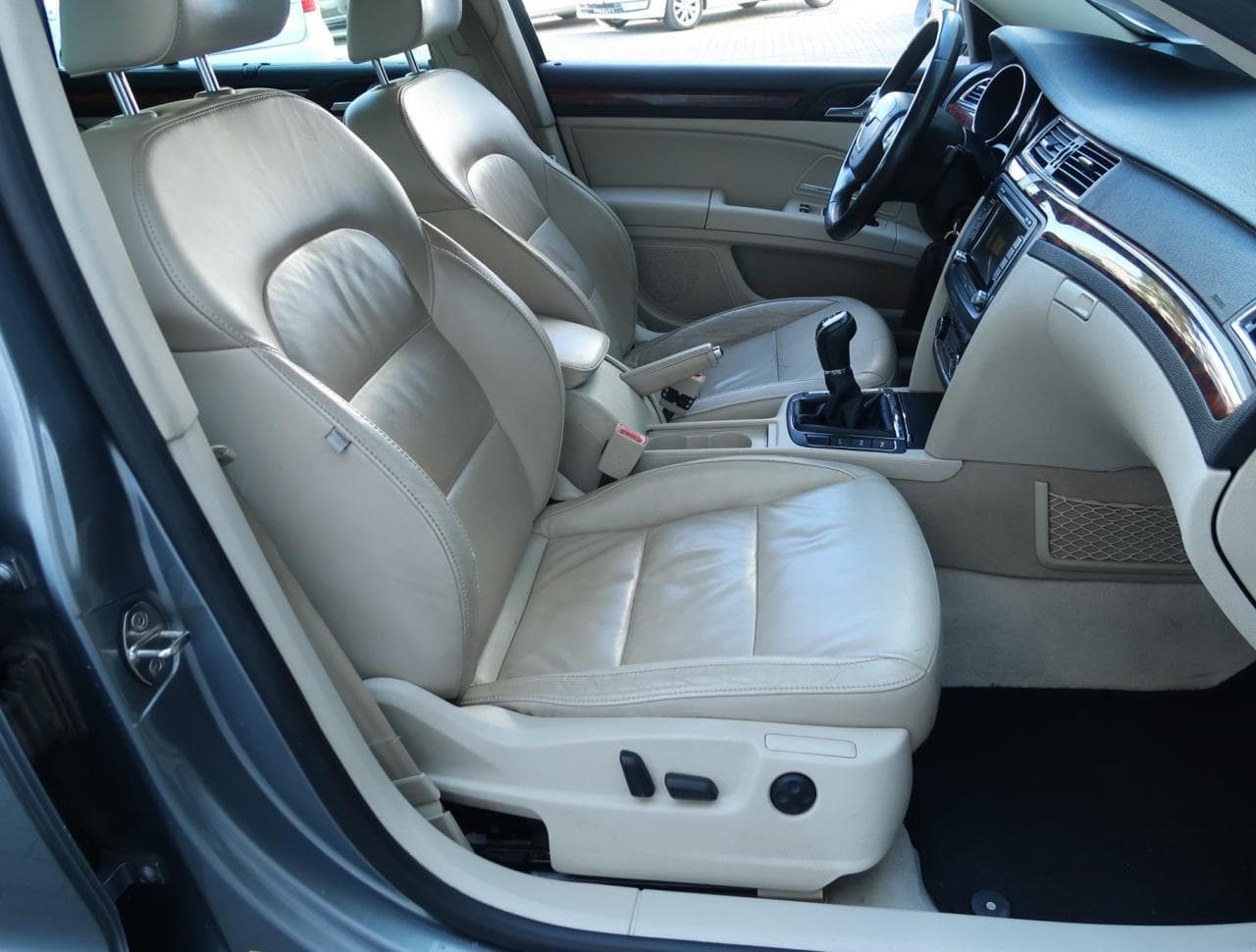 2009 Škoda SUPERB - 12