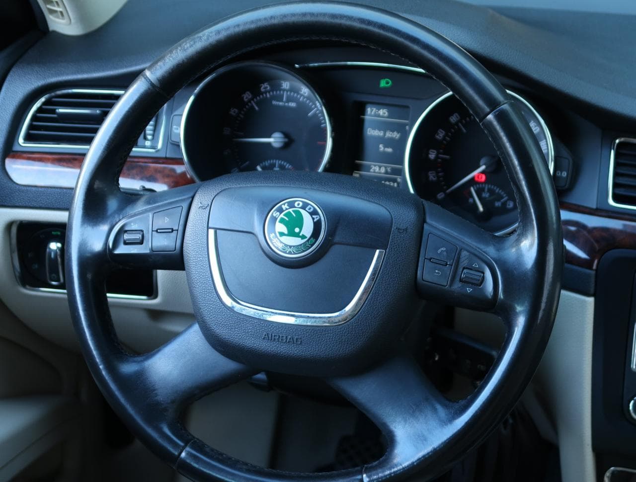 2009 Škoda SUPERB - 19