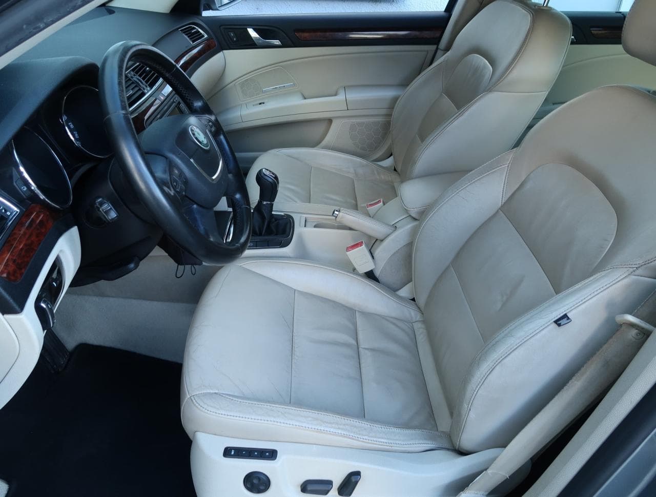 2009 Škoda SUPERB - 16