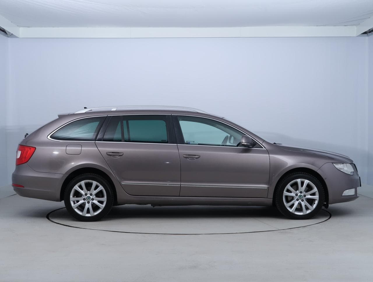 2012 Škoda SUPERB - 8