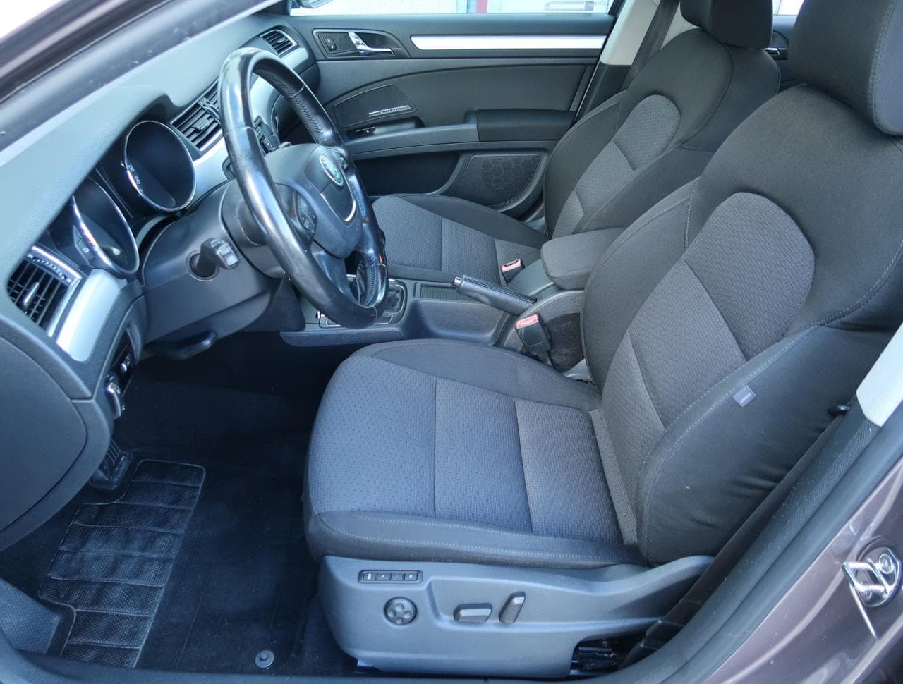 2012 Škoda SUPERB - 16