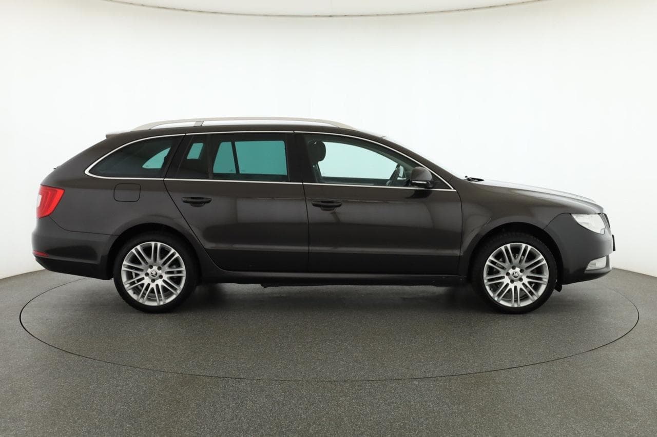 2012 Škoda SUPERB - 8
