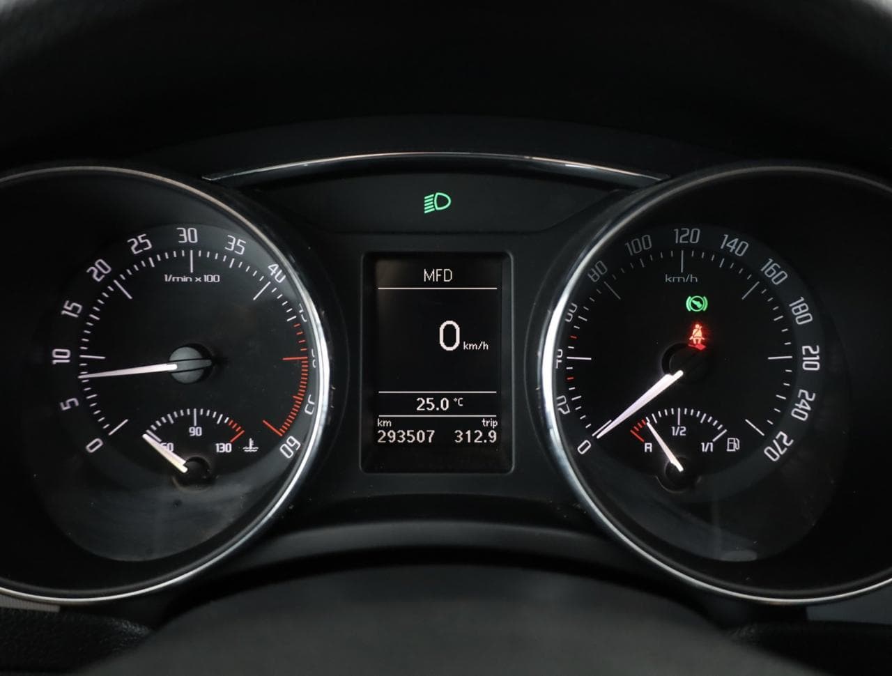 2012 Škoda SUPERB - 14