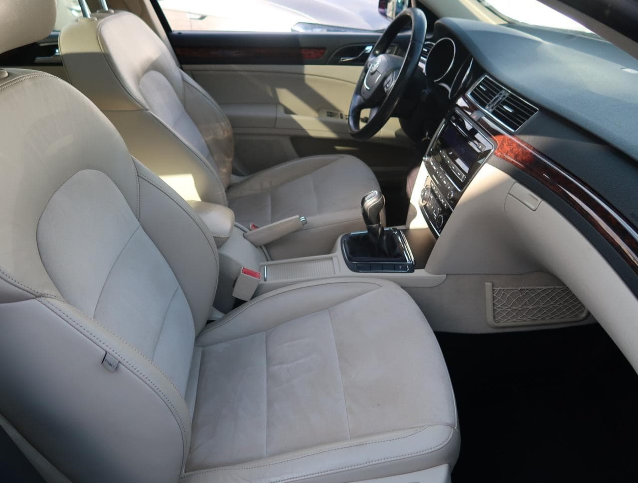 2010 Škoda SUPERB - 12