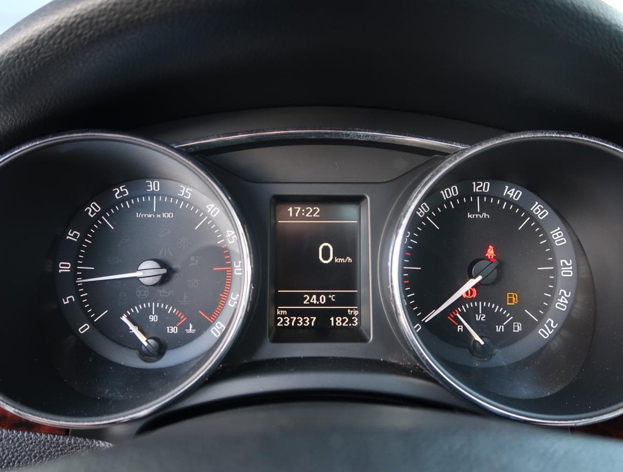 2010 Škoda SUPERB - 17