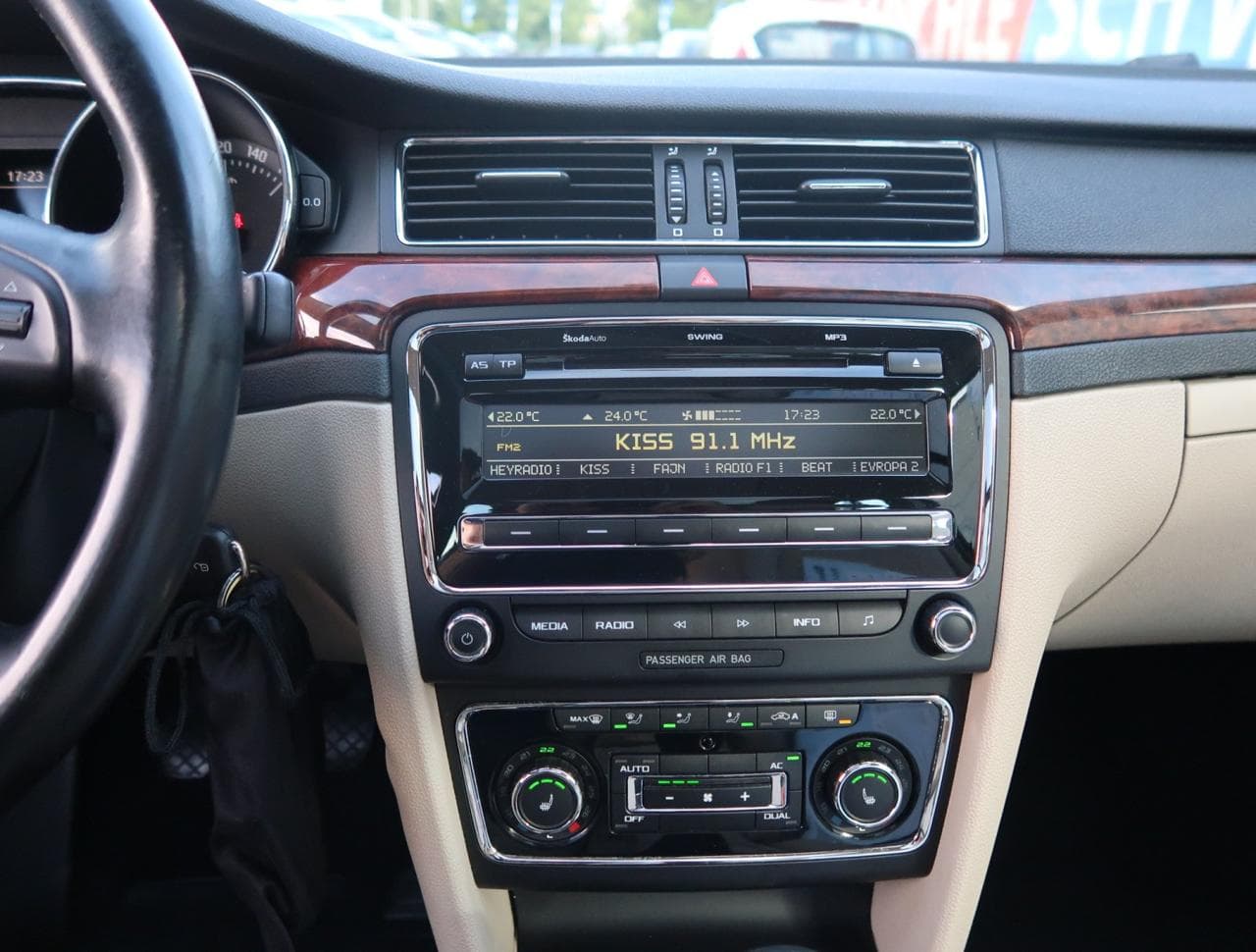 2010 Škoda SUPERB - 18