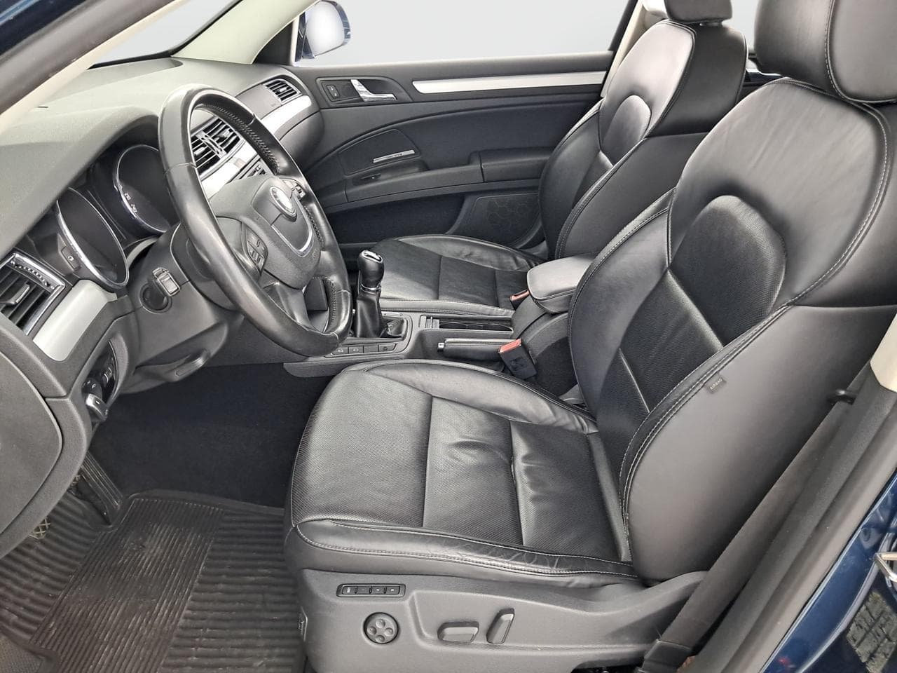 2013 Škoda SUPERB - 16