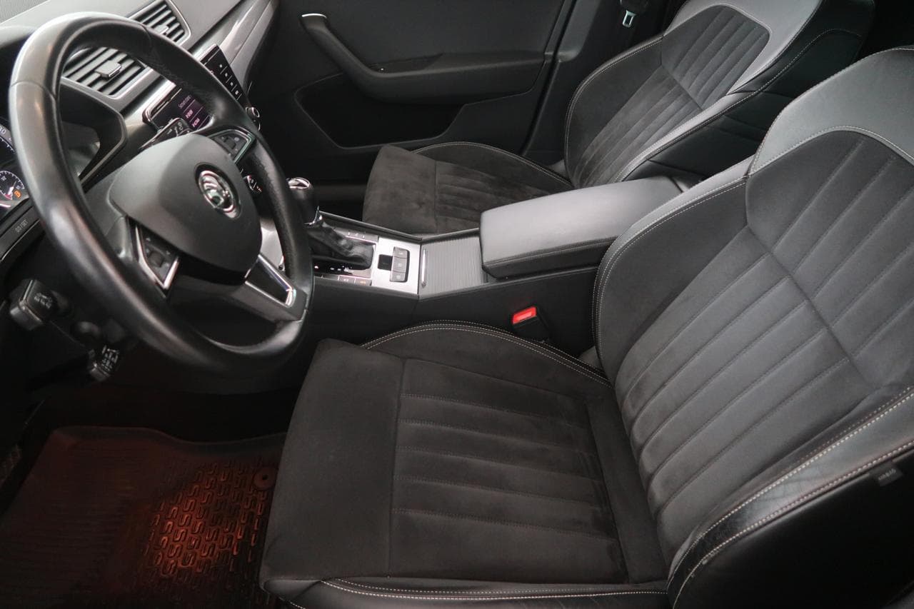 2020 Škoda SUPERB - 16
