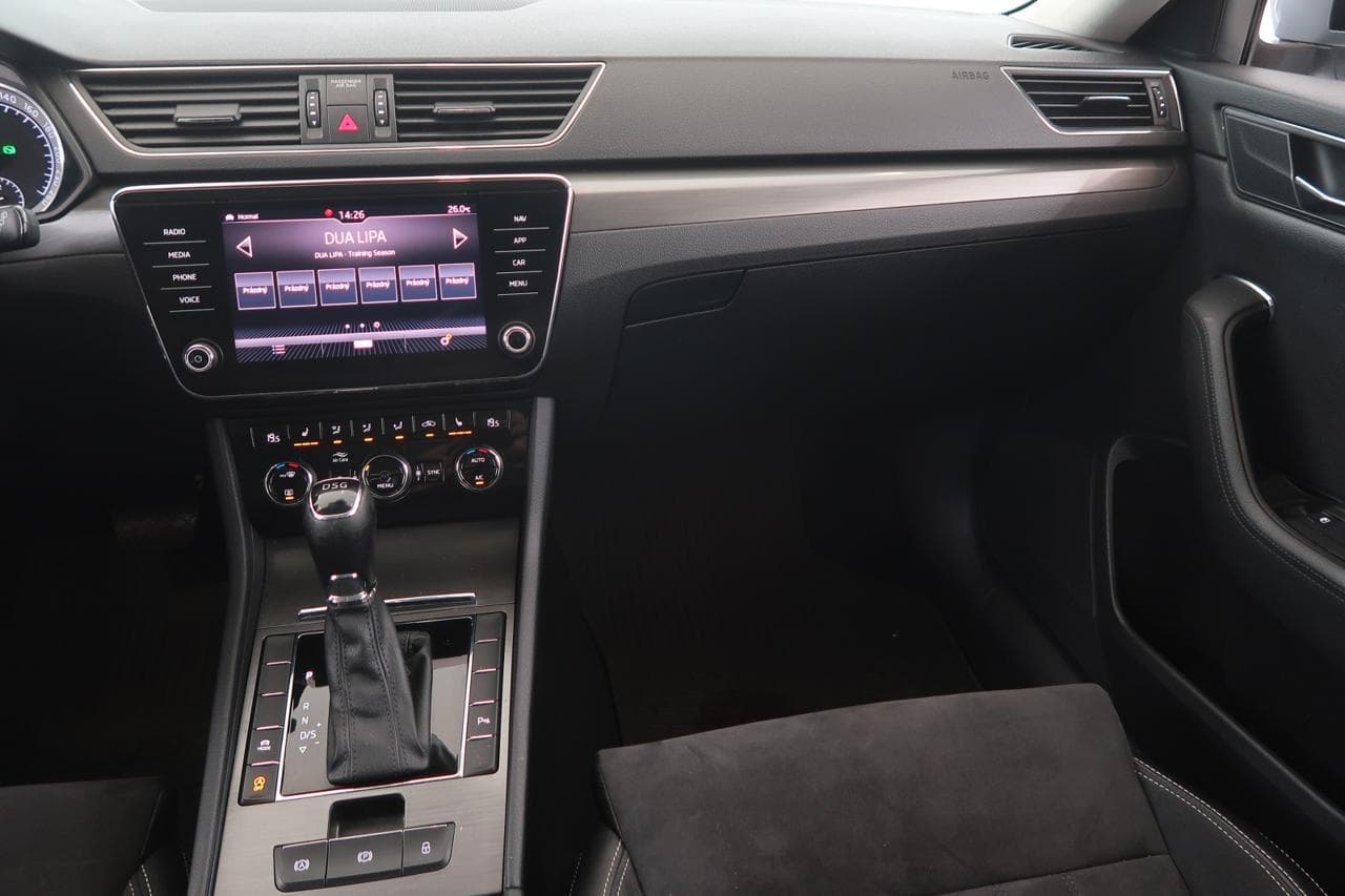 2020 Škoda SUPERB - 11