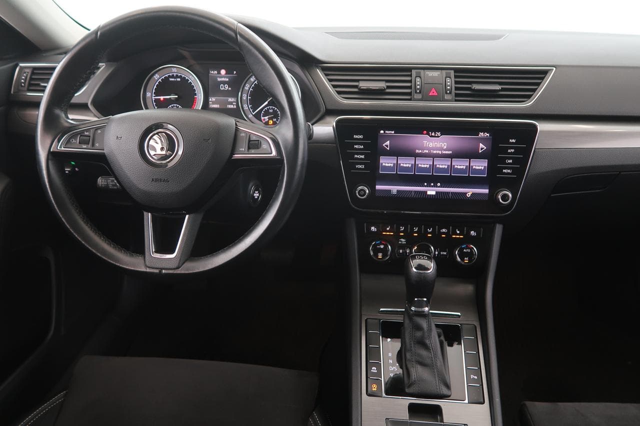 2020 Škoda SUPERB - 9