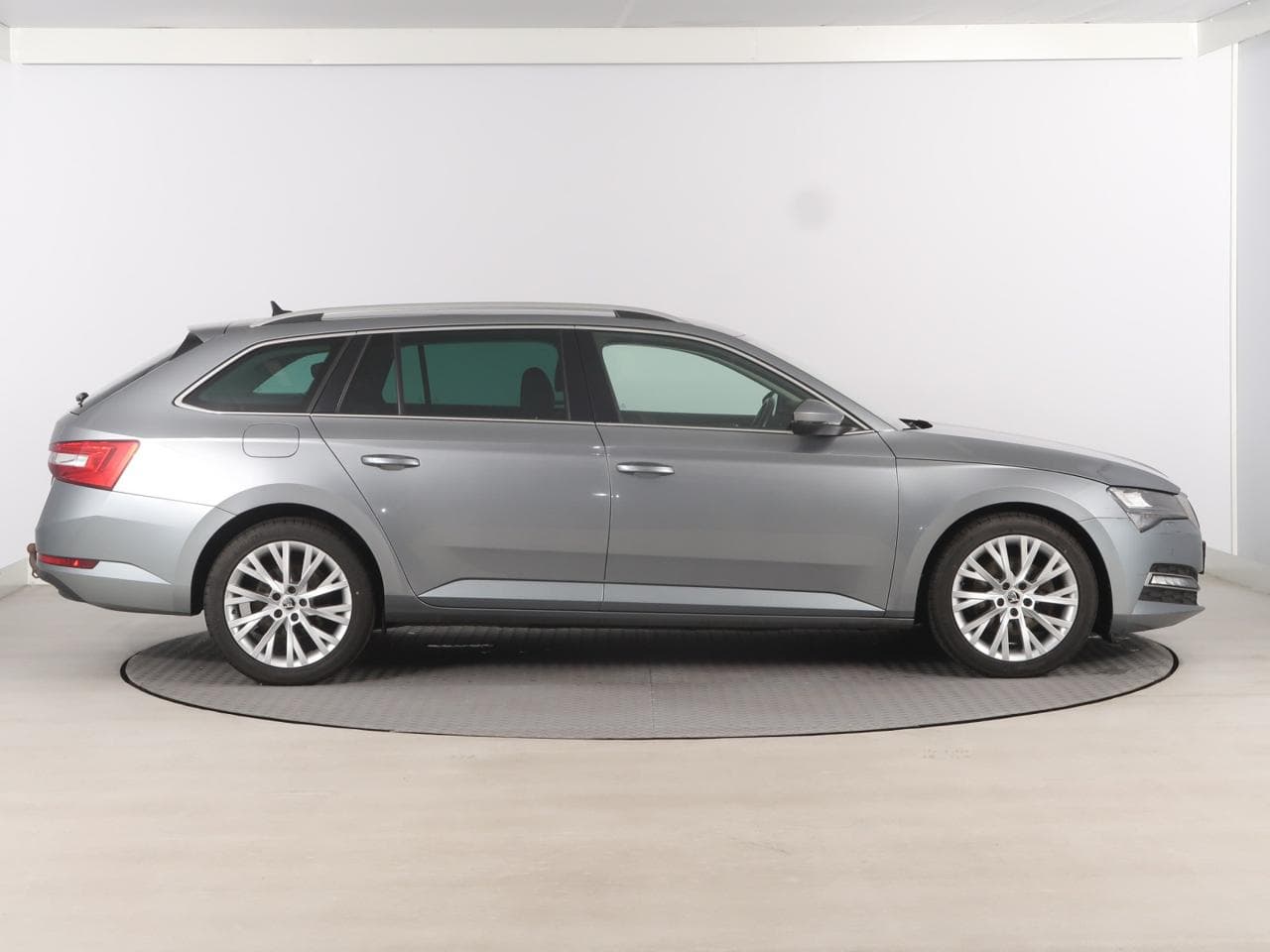 2020 Škoda SUPERB - 8