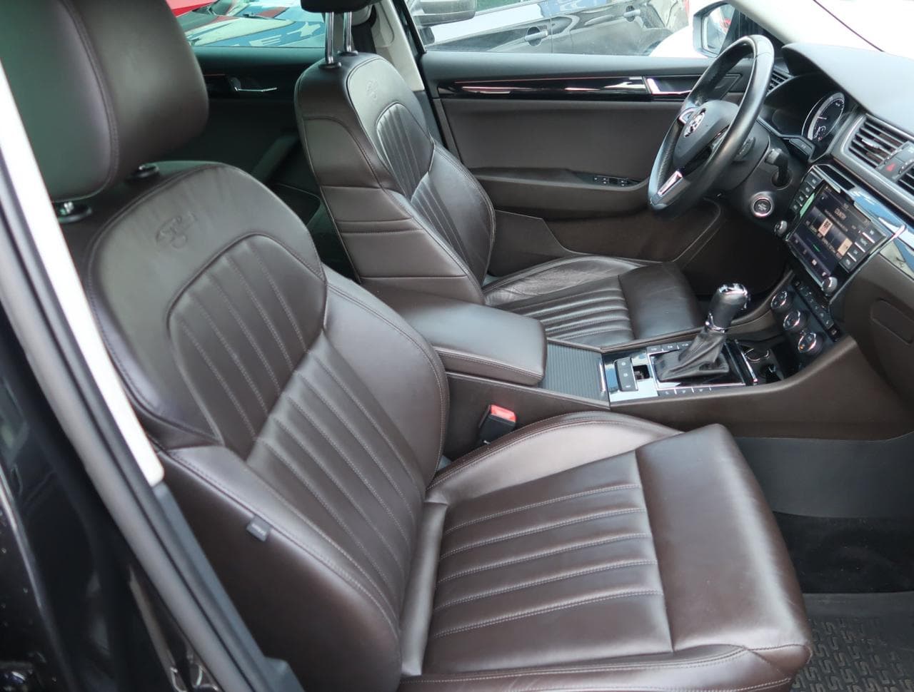 2016 Škoda SUPERB - 12