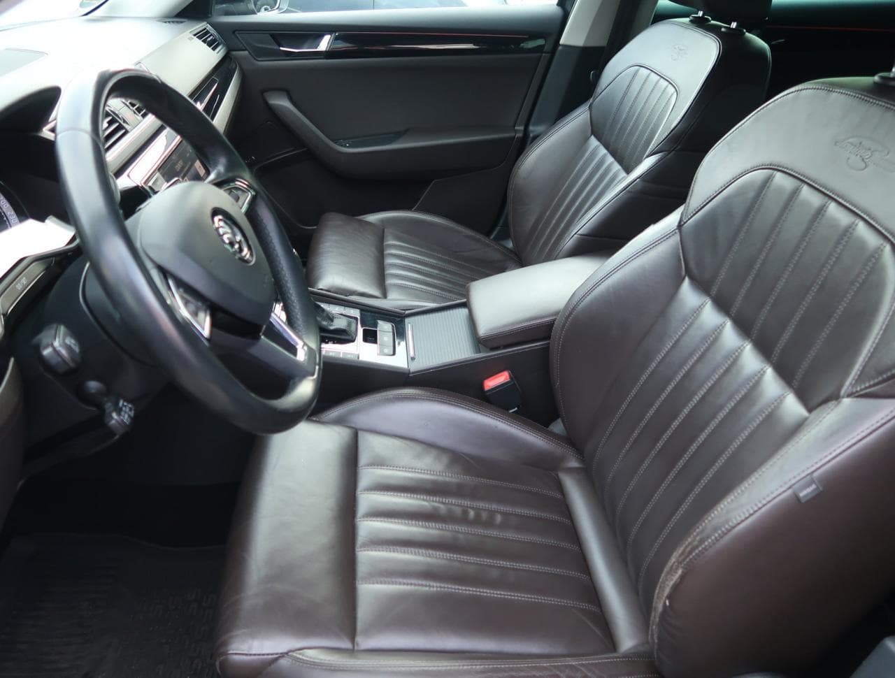 2016 Škoda SUPERB - 16