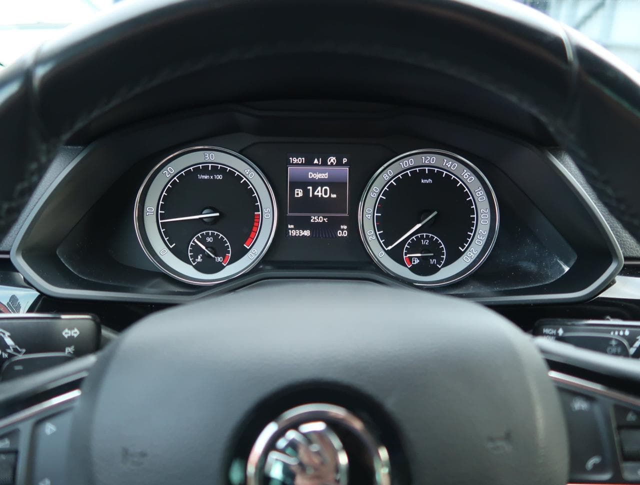 2016 Škoda SUPERB - 17