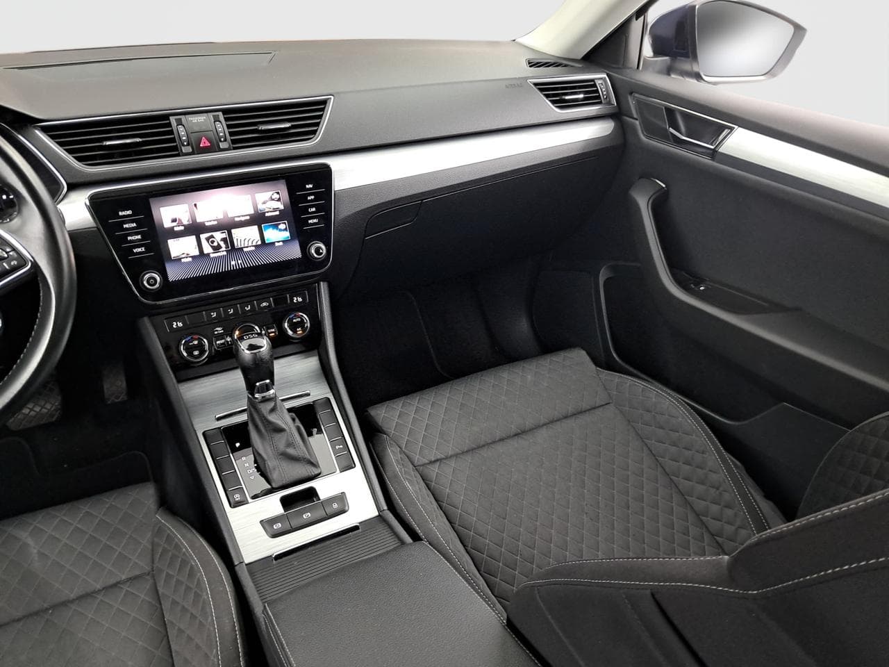 2022 Škoda SUPERB - 11
