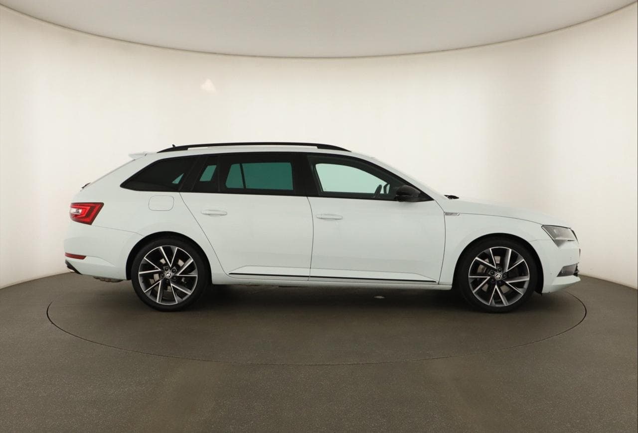 2016 Škoda SUPERB - 8
