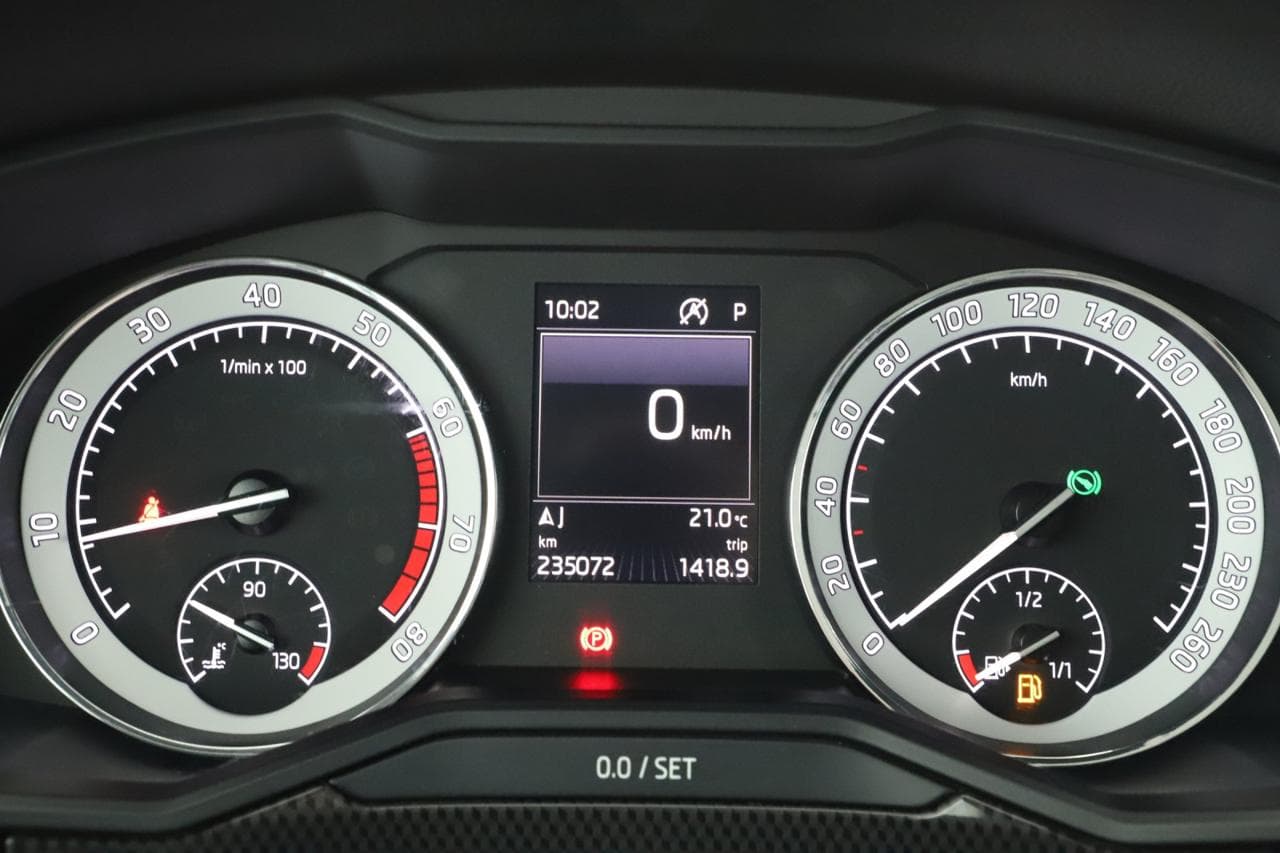 2016 Škoda SUPERB - 13