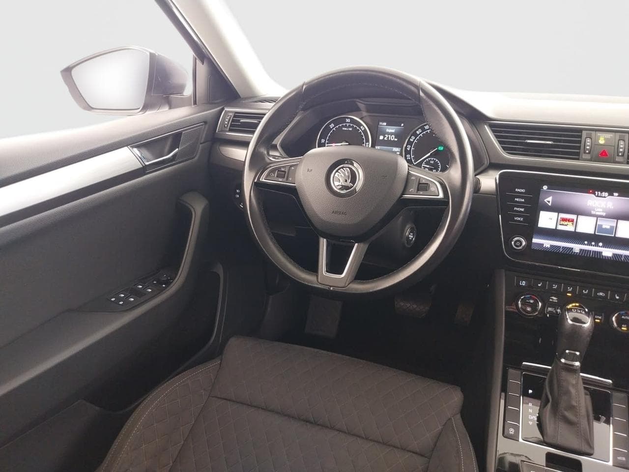 2018 Škoda SUPERB - 9
