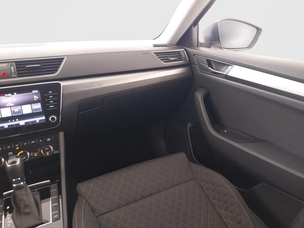 2018 Škoda SUPERB - 11