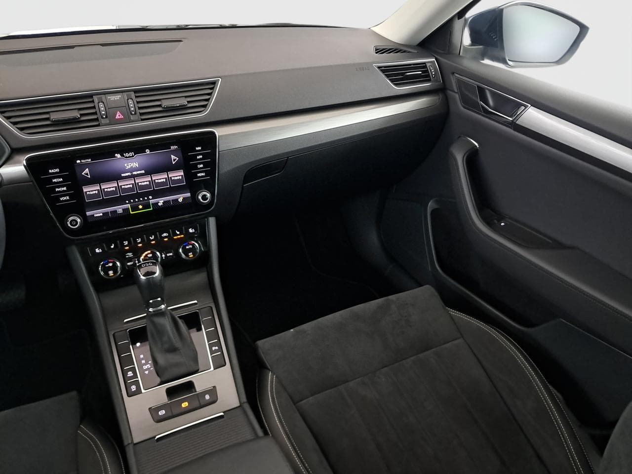 2021 Škoda SUPERB - 11