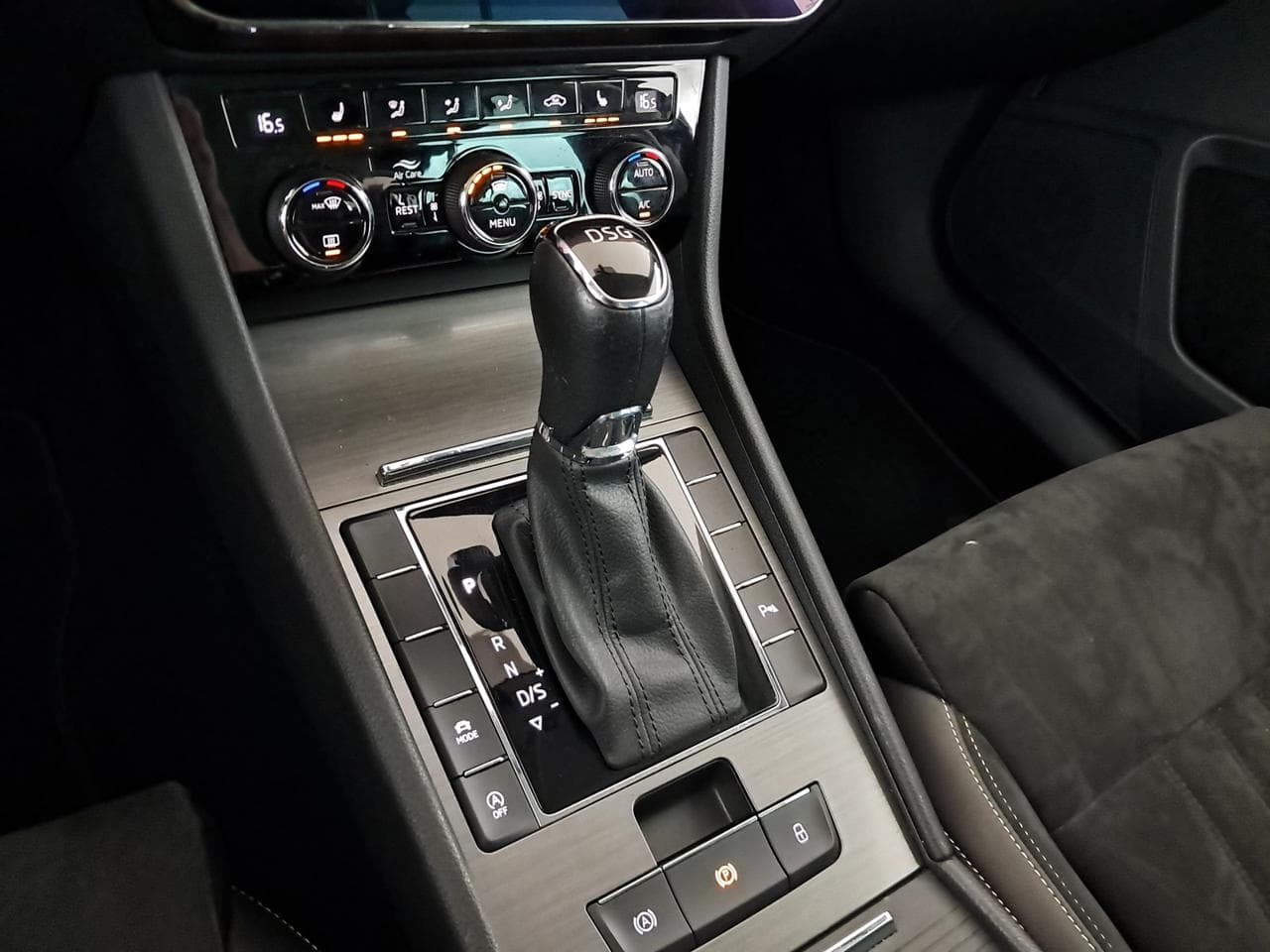 2021 Škoda SUPERB - 18
