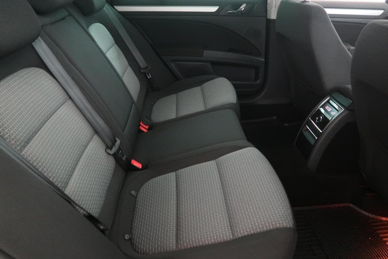2013 Škoda SUPERB - 13