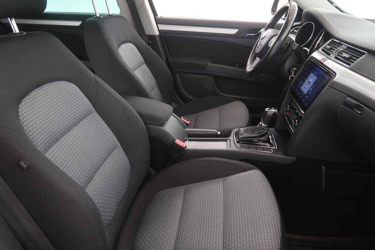2013 Škoda SUPERB - 12