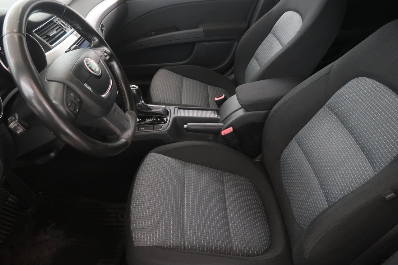 2013 Škoda SUPERB - 16