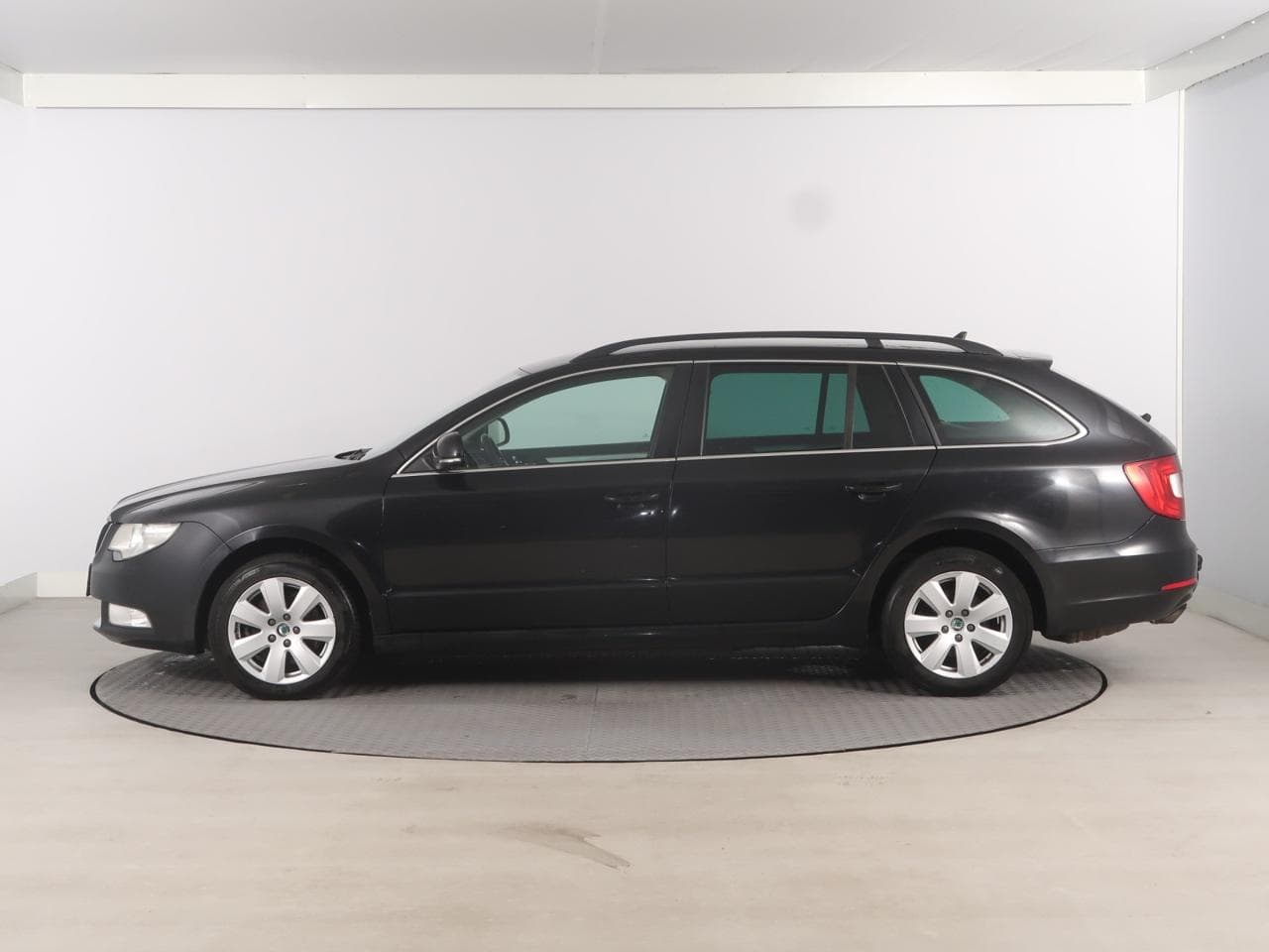 2013 Škoda SUPERB - 4