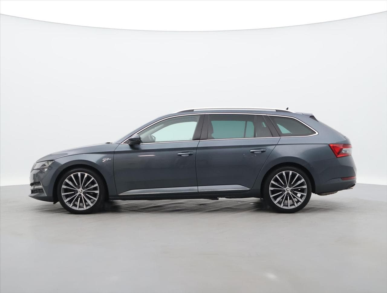 2020 Škoda SUPERB - 4