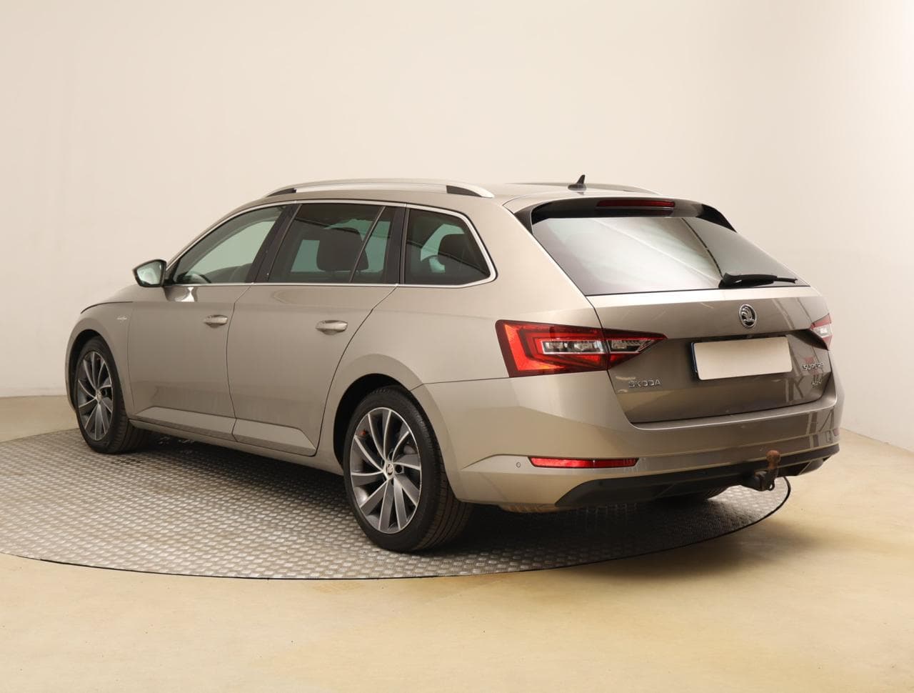 2018 Škoda SUPERB - 5