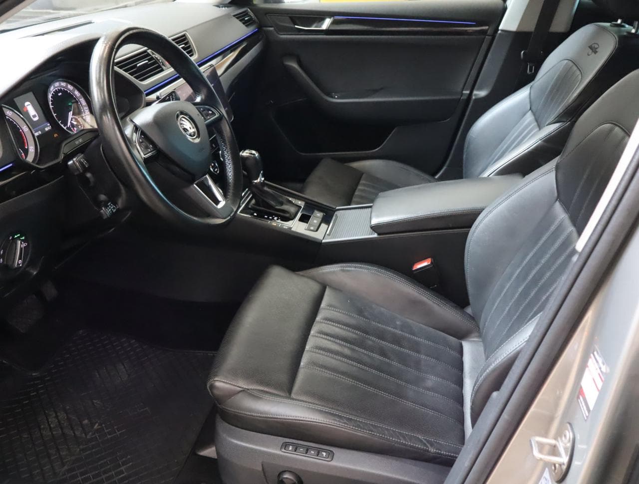 2018 Škoda SUPERB - 16