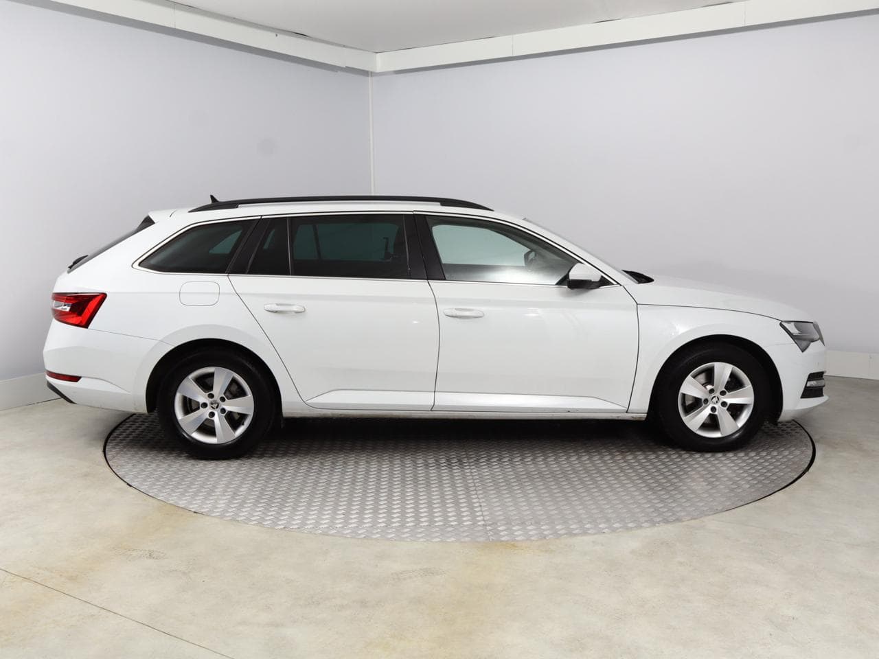 2022 Škoda SUPERB - 8