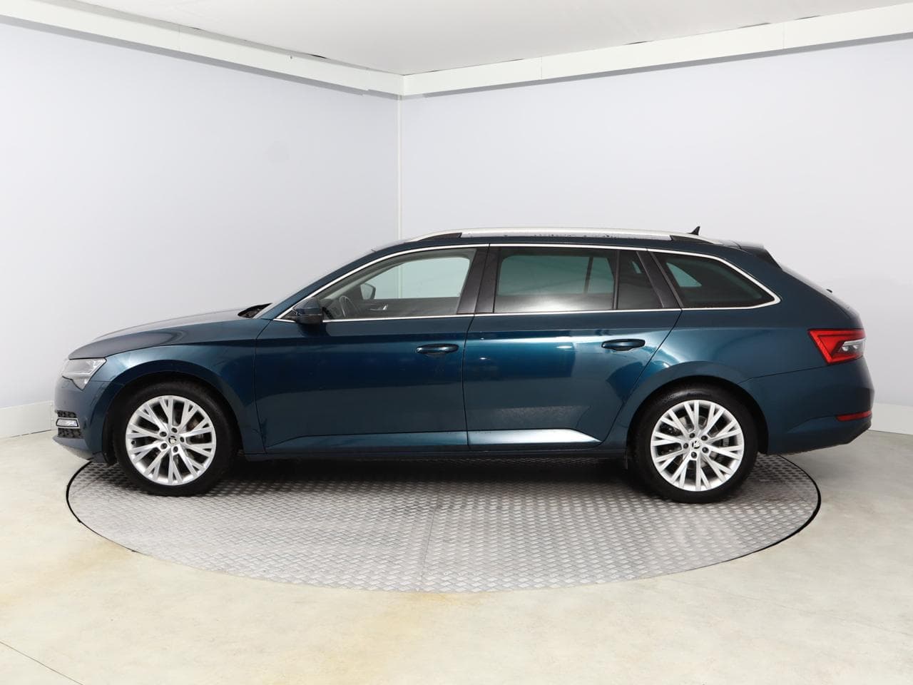 2023 Škoda SUPERB - 4