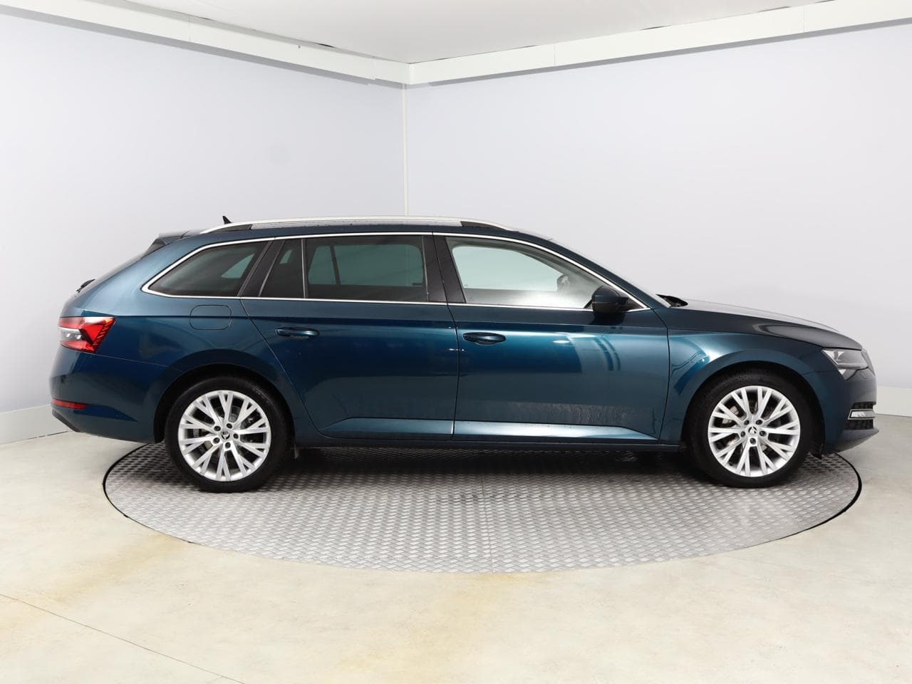 2023 Škoda SUPERB - 8