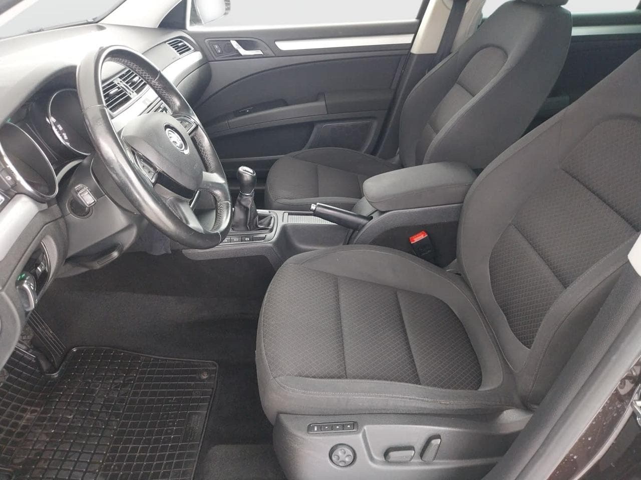 2015 Škoda SUPERB - 16