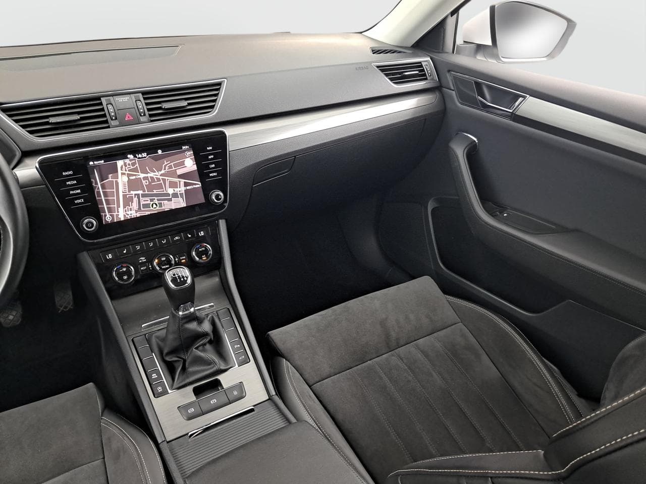 2021 Škoda SUPERB - 11