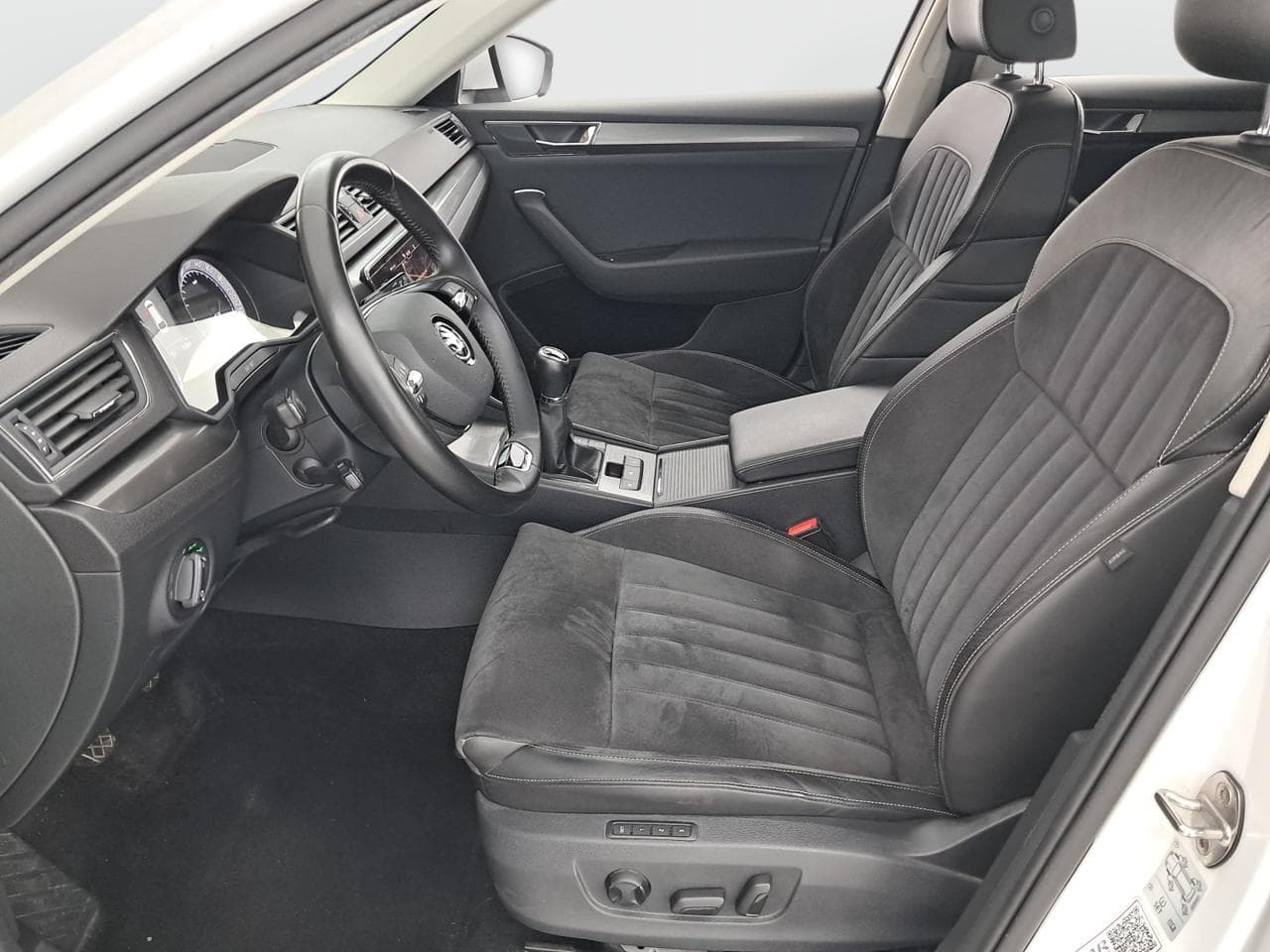 2021 Škoda SUPERB - 16